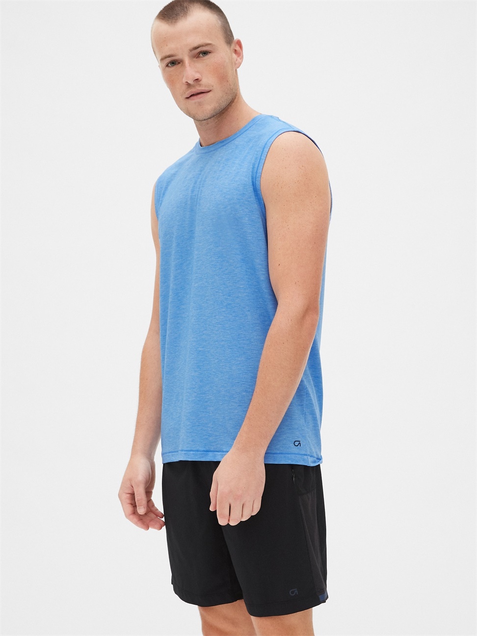 男裝|透氣無袖圓領運動T恤 Gap Fit運動系列-湖藍色