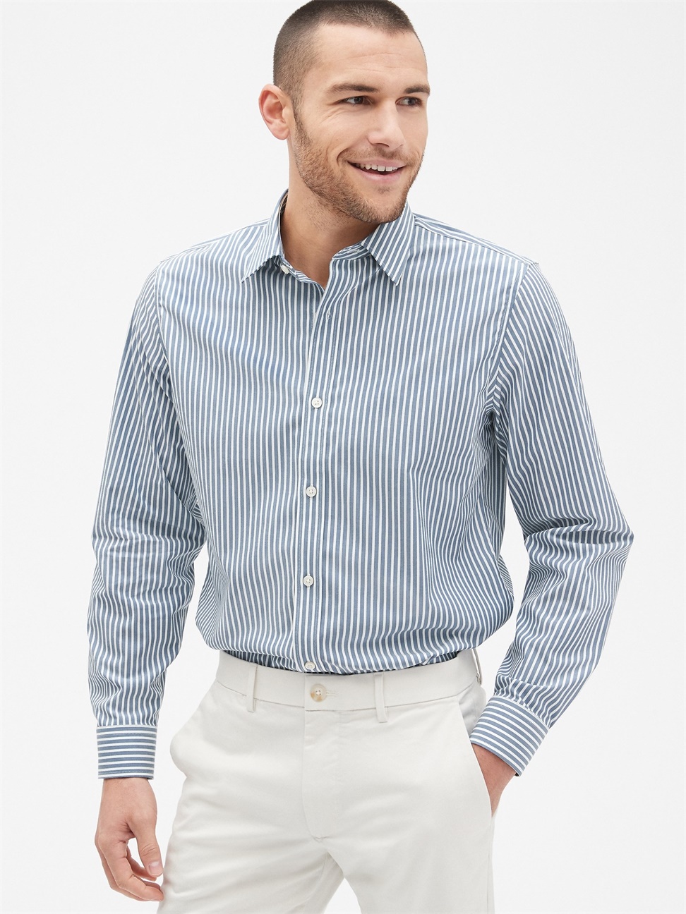 男裝|舒適無褶長袖鈕釦襯衫-深淺藍色條紋