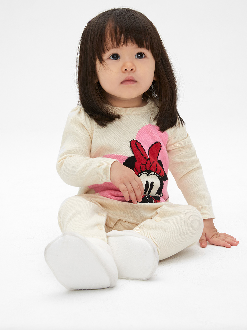 嬰兒裝|Gap x Disney迪士尼聯名  米妮棉質舒適長袖針織包屁衣-米白色