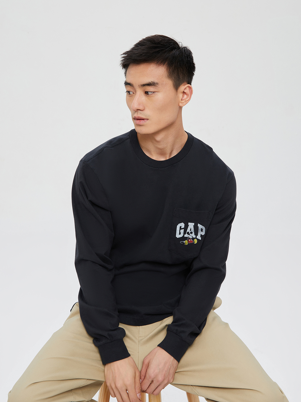 男女同款|Gap x Disney迪士尼聯名  Logo純棉長袖T恤-黑色