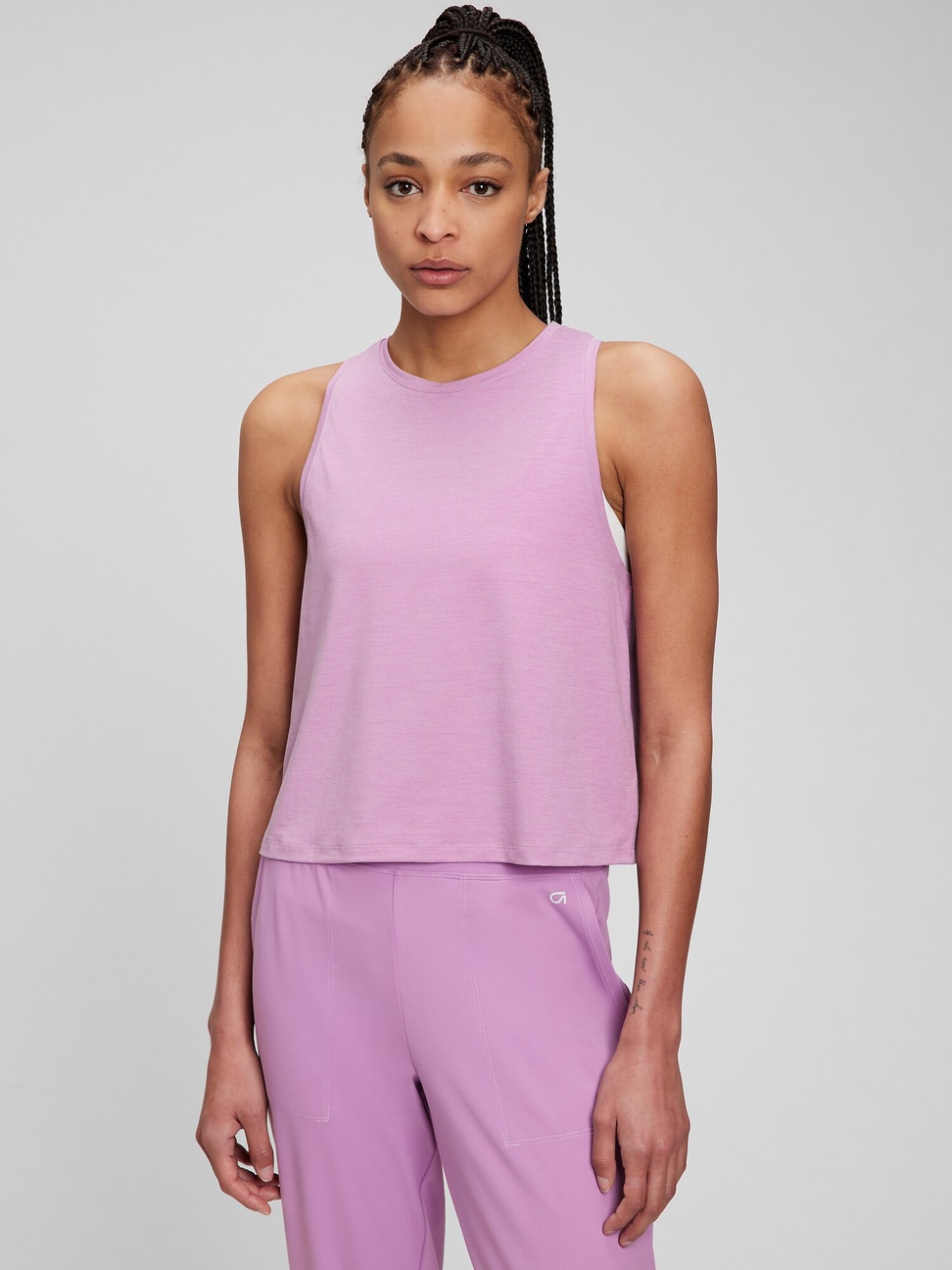 女裝|素色透氣無袖運動T恤 Gap Fit運動系列-紫色