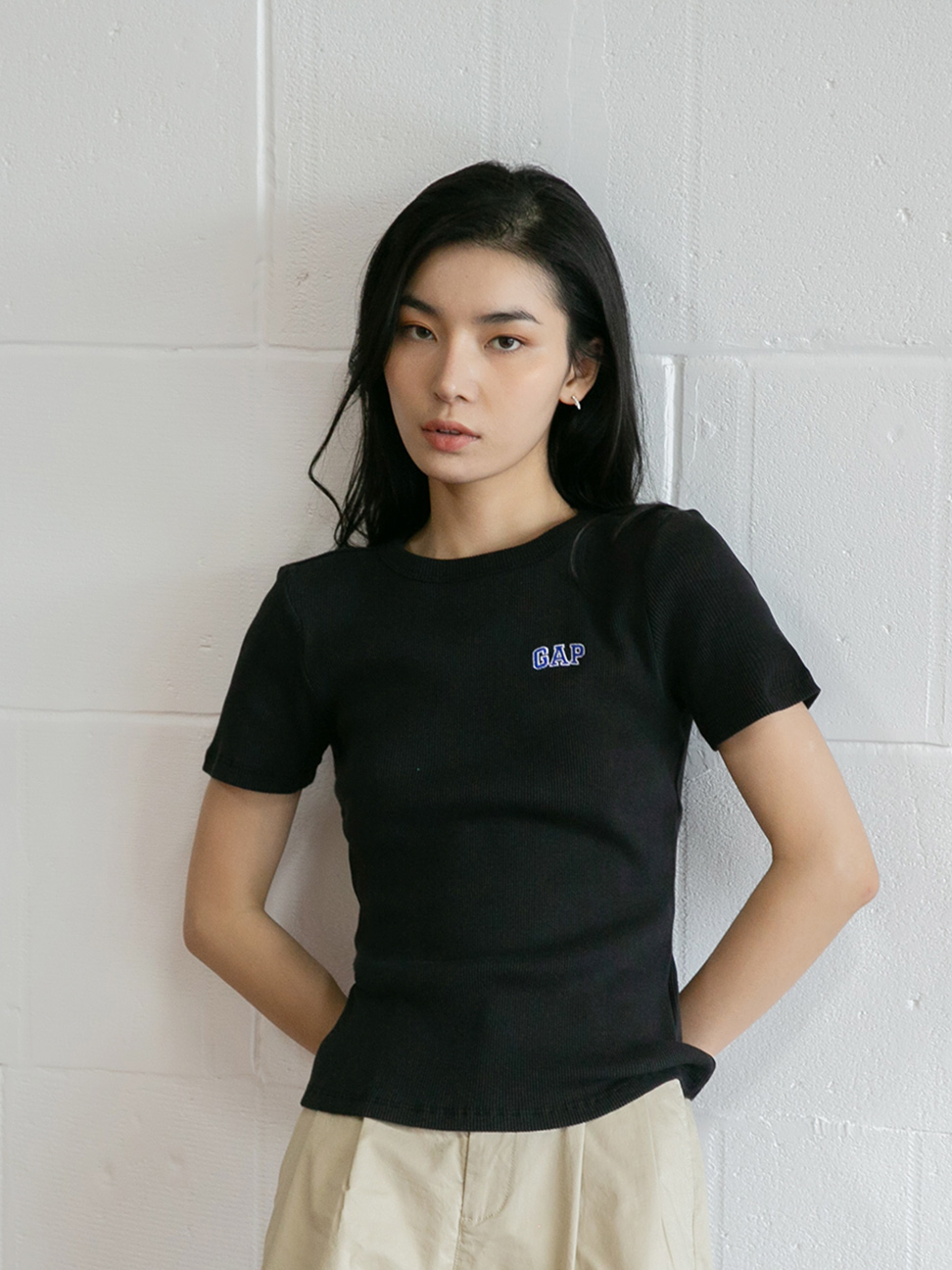 女裝|Logo純棉緊身羅紋短版短袖T恤 女友T系列-黑色