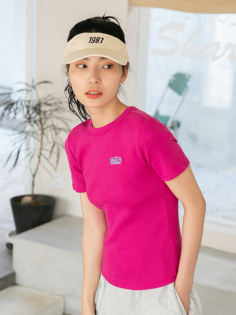 女裝|Logo純棉緊身羅紋針織短版短袖T恤 女友T系列-紫紅色