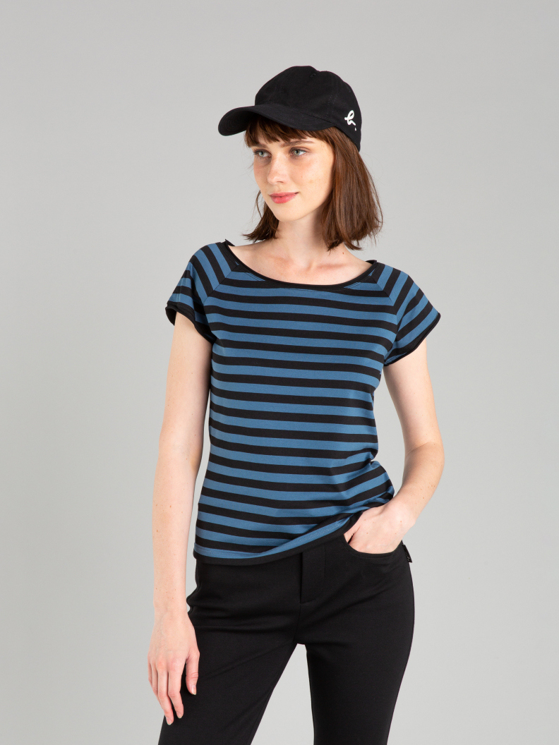 agnes b BLACK "b." EMBROIDERED CAP
