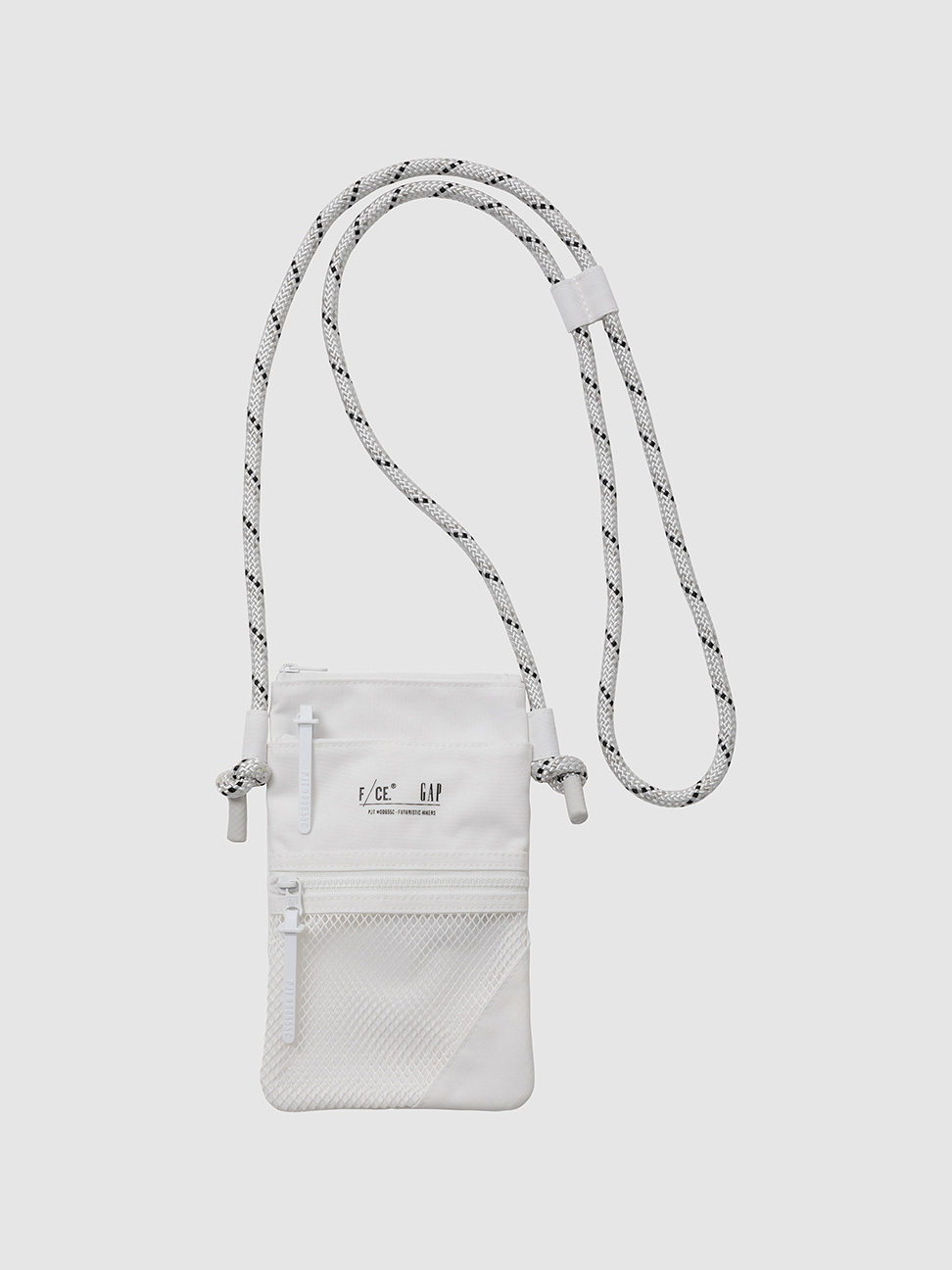 男裝|Gap x F/CE聯名 Logo印花斜背小包-白色