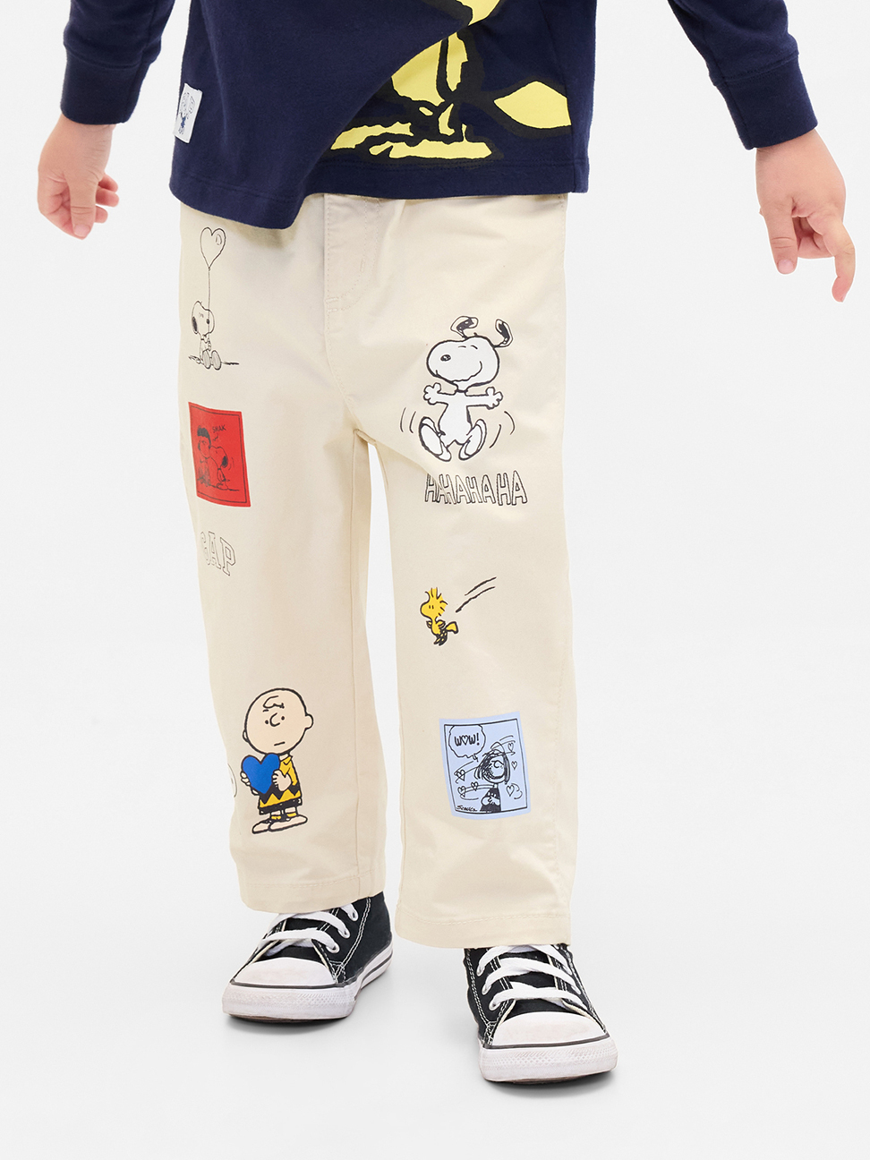 男幼童裝|Gap x Snoopy史努比聯名 印花鬆緊卡其褲-米白色