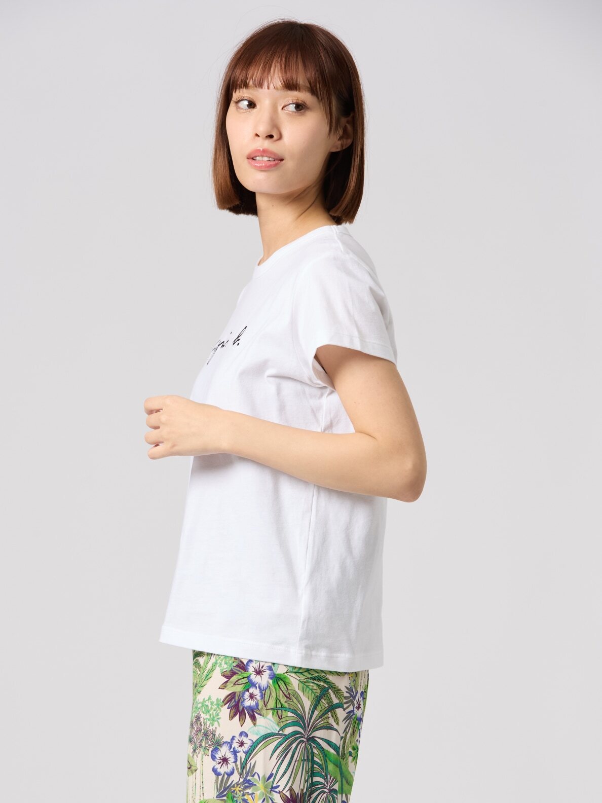 WHITE SHORT SLEEVES 