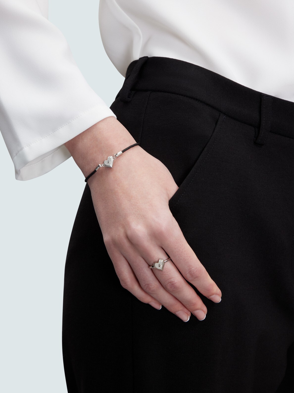 Agnes b【ギフトにも最適☆Carving of Love Bangle】 WOMEN'S 