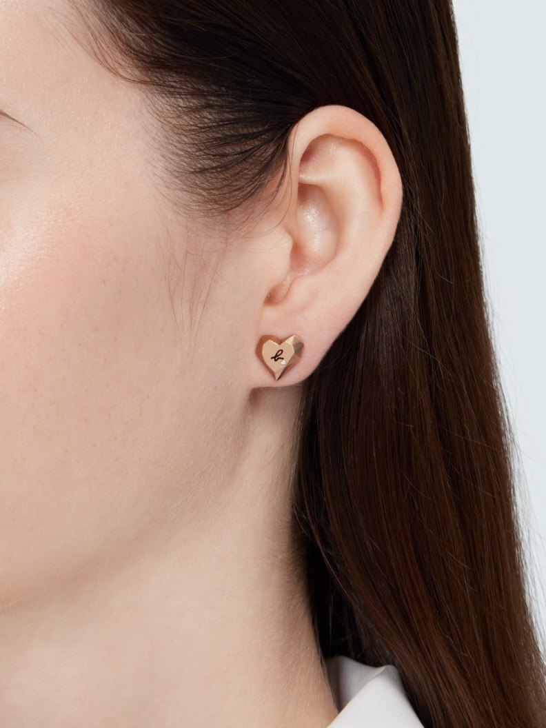 agnes b WOMEN'S  "CARVING OF LOVE" CARVING HEART STUDS