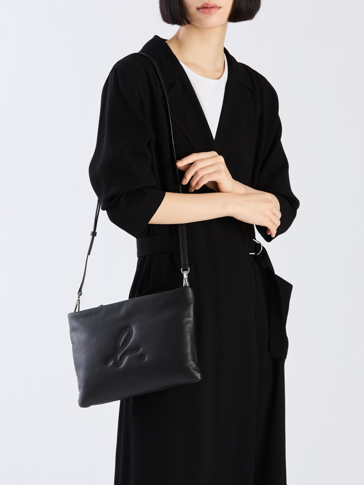 WOMEN'S LEATHER SHOULDER BAG | agnès b. HK