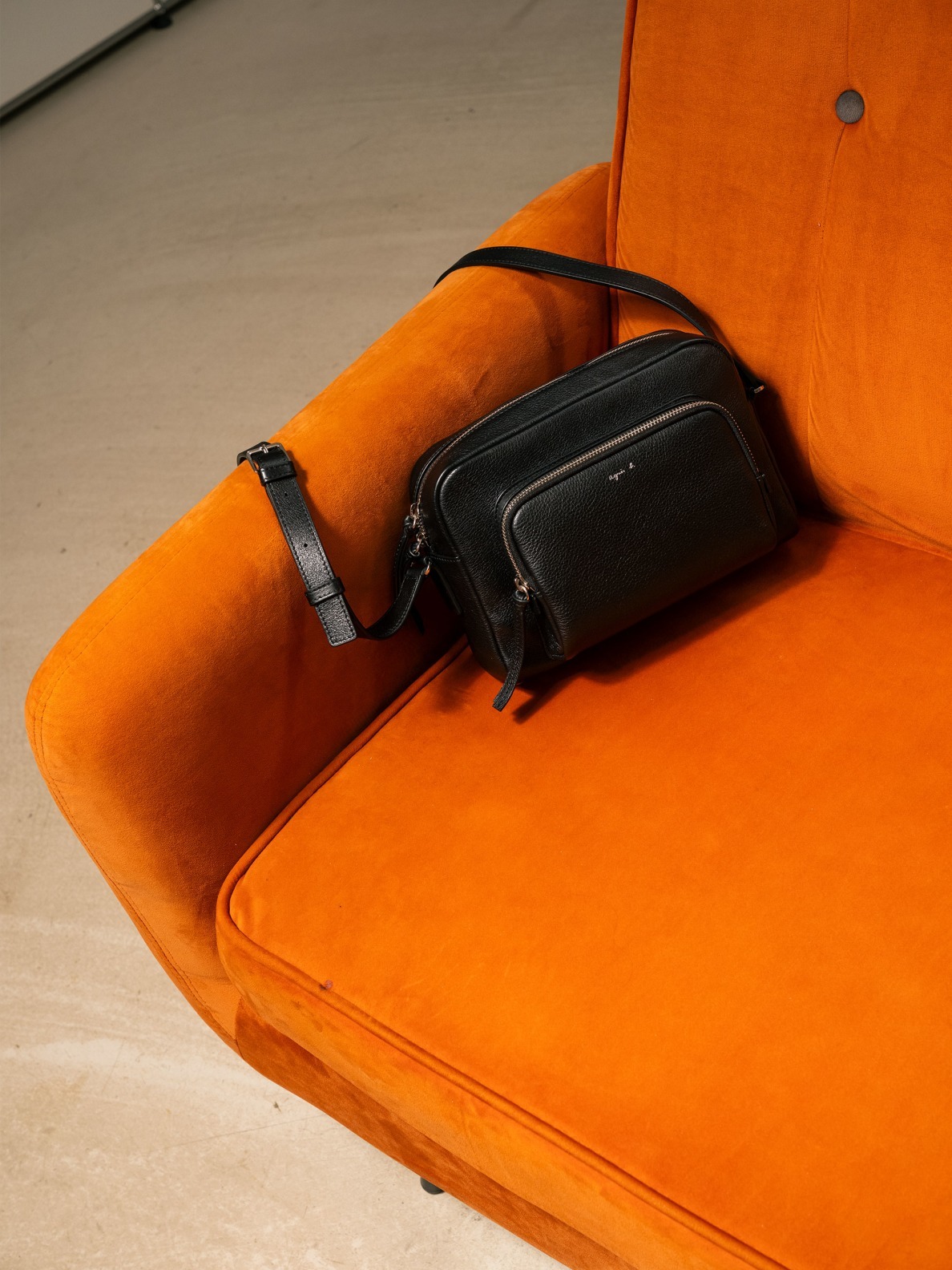 最終値下　agnes b. my camera bag ショルダーバッグ カメラバッグ Agnes b(アニエスベー) - ブランド通販のBUYMA
